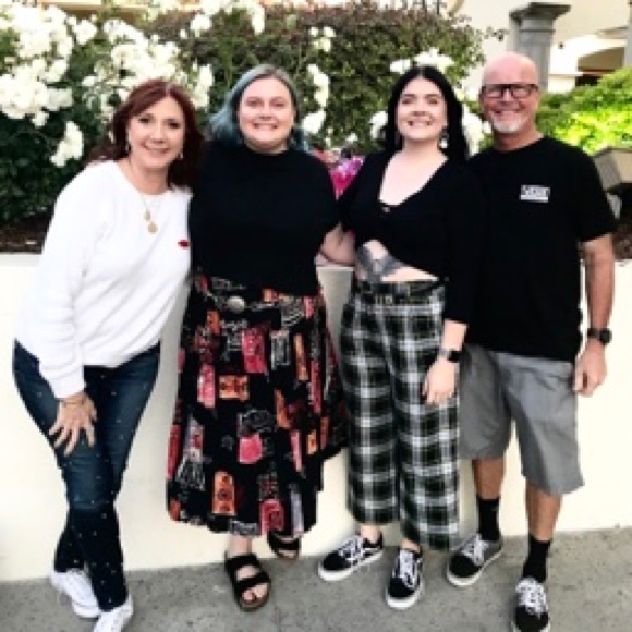 Meet your Posher, Kayla - Picture 5 of 5